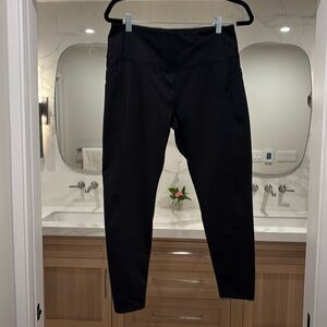 Women’s Zella leggings with pockets.